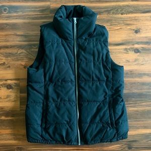 Black Old Navy Vest 🖤
